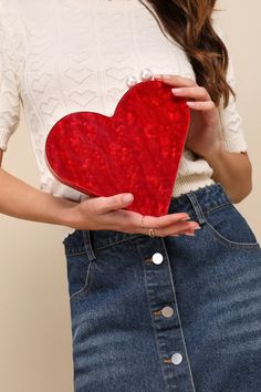 A Chic Accessory That Speaks Volumes in Both Fashion and Flair. Carry Your Essentials With Love in This Trendy Statement Piece. #women #clutch #heartshaped Red Heart Purse, Heart Crossbody Bag, Heart Shaped Bag, Pearl Clasp, Acrylic Shapes, Heart Bag, Crossbody Clutch, Chic Accessories