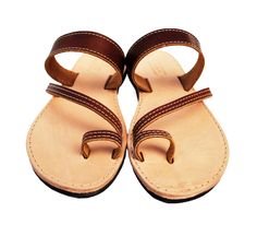 Brown Women Leather Sandals by NikolaSandals on Etsy https://www.etsy.com/listing/176001256/brown-women-leather-sandals Breaking In Shoes, Toe Ring Sandals, Mens Leather Sandals, Handmade Sandals, Woman Shoes, Buy Shoes Online, Brown Women, Leather Sandals Women, Toe Ring