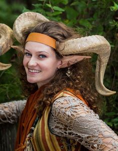 Taako Cosplay, Faun Cosplay, Expo Ideas, Wood Elves, Moon Elf, Anime Cosplay Ideas, Best Costume, Ear Cuff Jewelry, Anime Elf