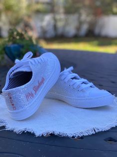 Personalized White Glitter Bride Sneakers With Rose Gold for - Etsy White Low-top Sneakers With Glitter Print, Low-top Glitter Sneakers For Wedding, Flats For Bride, Wedding Flats For Bride, Bride Sneakers, Sparkle Sneakers, Wedding 2025, Wedding Flats, Glitter Sneakers