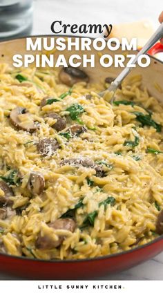 creamy mushroom spinach orzo in a red skillet with the title above it