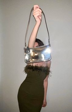 Chrome Purse Outfit, Coach Penn Shoulder Bag, Metallic Bag Outfit, Silver Bag Outfit, Silver Shoulder Bag, Metallic Fashion, Shoulder Bag Outfit, Purse Outfit, Silver Handbag