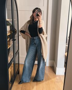 The Sister Studio, Sister Studio, Wide Leg Jeans Outfit, Western Style Outfits, Feminine Outfit, Fashion Lookbook, Mom Outfits, Business Casual Outfits, Mom Style