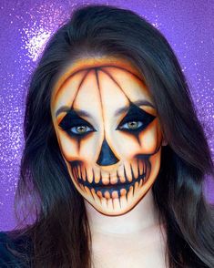 Half Face Makeup, Pumpkin Face Paint, Creative Halloween Makeup, Halloweenský Makeup, Make Up Designs, Holloween Makeup, Creepy Halloween Makeup, Cute Halloween Makeup, Halloween Makeup Diy