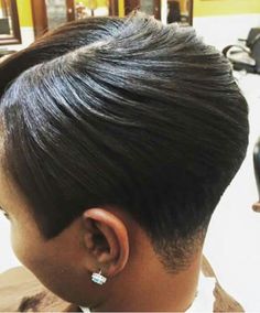 Hally Berry, Black Hair Short Cuts, Short Black Hair, Natural Hair Cuts, Natural Hair Short Cuts, Short Sassy Hair, Pelo Afro, Sassy Hair, Short Black Hairstyles