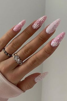 Snow Nails, December Nails, Festive Nail Art, Winter Nails Acrylic, Christmas Gel Nails, Snowflake Nails, Festival Nails, New Year's Nails, Xmas Nails