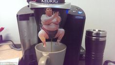 Funny Office Pictures, Funny Office Pranks, Abi Motto, Senior Pranks, Funny Office, Office Pictures, Good Pranks