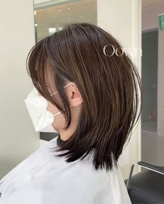 Layered Short Hair Shoulder Length, Hush Cut Hair Short, Middle Hair Cut, Above Shoulder Hair, Above Shoulder Length Hair, Hair Cut Guide