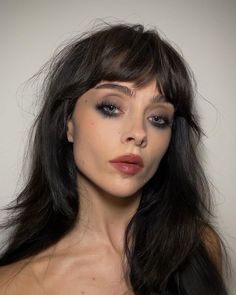 Johanna F. Herrstedt (@johannaherrstedt) • Foton och videor på Instagram Dark Autumn Makeup, Dark Hair Bangs, Johanna Herrstedt, Autumn Makeup, Short Bangs, Dark Autumn, Hair Affair, Future Wedding Plans, Hair Color And Cut