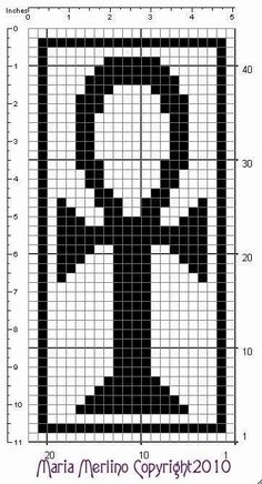 a cross stitch pattern with the letter q in black and white, as well as an image