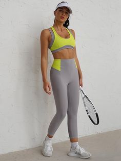 PRODUCT FEATURES: Contrast Color Shock-Proof Breathable.? quick-dry. moisture absorption. Wear-tested by our in-house team for the perfect fit. FABRICATION: 75% Nylon 25% Spandex Sweat-wicking technology that can remove moisture from your body BRA BODY LENGTH: S?- 28.5cm (11.2nch) M?- 30cm (11.8inch) L?- 31.5cm (12.4inch) Body Bra, Body Skirt, Plus Size One Piece, Strapless Bandeau, Black Swimwear, Yoga Set, High Waist Bottoms, Tennis Skirt, Plus Size Swimwear