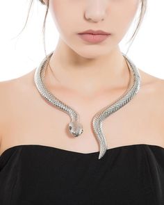 SPECIFICATIONSBrand Name: KDLUNMetals Type: zinc AlloyOrigin: Mainland ChinaCN: GuangdongNecklace Type: TorquesMaterial: MetalGender: WomenModel Number: YKN4410Style: PunkShape\pattern: GeometricFine or Fashion: fashionOccasion: PartyChain Type: NoneItem Type: NECKLACESCompatibility: OtherWeight: 204GramsOccasion: Engagement , Gift , Party,WlfareSize: perimeter 54CMStyle:: Choker Necklace For WomenStyle 1: Statement Necklace For WomenStyle 2: Necklace For Women 2020Style 3: Maxi Statement Jewelr March Photoshoot, Curved Bar Design, Shortcake Aesthetic, Gold Crucifix Necklace, Snake Choker Necklace, Egyptian Party, Serpent Necklace, Diamond Circle Necklace, Golden Snake