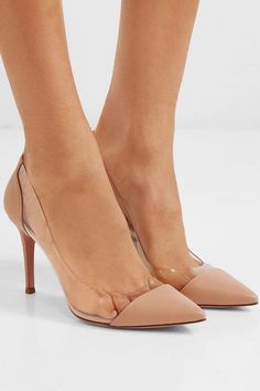 Fuchsia Heels, Beige Pumps, Mid Heel Shoes, Rossi Shoes, Classic Pumps, Mansur Gavriel, Footwear Design Women, Pink Suede, Suede Pumps