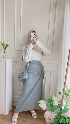 Outfit Rok Serut, Outfit Rok, Korean Style Hijab, Outfit Kondangan, Hijab Fashion Summer, Hijabi Outfit