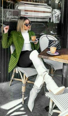 Long Boots Outfit, Heels Boots Outfit, Winter Mode Outfits, Celebrity Boots, High Boots Outfit, Womens Winter Fashion Outfits, Hot Boots