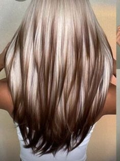 Long Brown Hair With Chunky Blonde Highlights, Medium Brown Hair Color With Lowlights, Blonde Hair With Dark Blonde Lowlights, New Hair Trends 2023 Long, Light And Dark Hair Color Ideas, Lo Lights For Blonde Hair, Bl9nde Hair Colors, Dimensional Blonde With Lowlights Fall, Lowlights With Blonde Hair