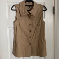 Stylish Cargo Vest With Adjustable Waist And Collar. New Without Tags, Single Owner. Last Photo Is The Inside Front. Smoke Free Home. Thank You! Safari Vest, Cargo Vest, Tan Brown, Womens Tops, Thank You, Collar, Tags, Women Shopping