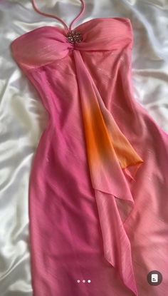 Sunset Dress, Mode Hippie, Prom Dress Inspiration, Cute Prom Dresses, 2000s Fashion Outfits, Pretty Prom Dresses, Glam Dresses, Mode Inspiration, Looks Vintage