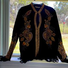 Beautiful Velvet Blouse With Gold Handwork. Wear It With Saree /Jeans/Skirt Elegant Fall Festival Tops, Traditional Fitted Blouse For Fall, Traditional Fitted Fall Blouse, Black Velvet Saree, Velvet Saree Blouse, Velvet Saree, Tropical Print Shirt, Flare Shirt, Velvet Blouse