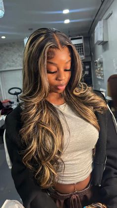 Modern Blonde Hair, Blonde Hair Colour, Perfect Hairline, Highlight Wig, Honey Brown Hair, Hair Color Streaks, Hairstyle Tutorials, Body Wave Wig