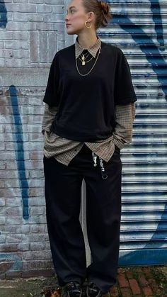 Alternative Masc Outfits, Long T Shirt Outfit, Masc Streetwear, Masc Fashion Women, Fem Masculine Outfits, Ways To Style Black Jeans, Futch Fashion, Butch Outfits