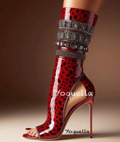 Futuristic Shoes, Fashion Shoes Heels, Cute Shoes Heels, Funky Shoes, Heel Boot, Hot Shoes, Crazy Shoes, Pretty Shoes, Perfect Shoes