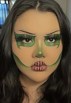 Green Alternative skull makeup for Halloween, long dark brown hair. sad eyebrows. long eyelashes. brown eyes. Green Zombie Makeup, Long Dark Brown Hair, Green Zombie, Makeup For Halloween, Dead Makeup, Green Skull, Alt Makeup, Long Eyelashes