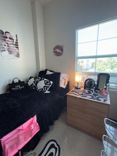 Black girl dorm 
Dorms
Aesthetic dorm Dorm Room Inspiration Aesthetic, College Dorm Room Ideas Black Women, Hbcu Dorm Room Ideas, Black Dorm Room Ideas, Black Dorm Room, Dorm Room Black, College Dorm Room Ideas Aesthetic, Dorm Room Ideas Aesthetic, Luxury Dorm Room