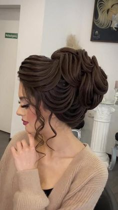 Bridal Nails Designs, Easy Wedding Planning, Flower Video, Dresses Classy, Women Dresses Classy, Beautiful Hairstyles, Hair Stylist Life, Bridal Nails