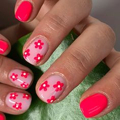 Fun Short Manicure, Nowruz Nails, Short Nails For Europe, 2 Color Manicure, Summer Gel Nails Multicolor, End Of Summer Gel Nails, Bright Summer Dip Nails, Short Round Gel Nails Summer, Fun Spring Nails Acrylic