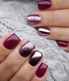 Fall Nails Sparkle Accent, Fall Dip Colors, Christmas Nail Colours, Dark Fall Nails Designs, Fall Sparkle Nails, Chrome And Glitter Nails, Purple Christmas Nails, Maroon Nail Designs, Nails Burgundy