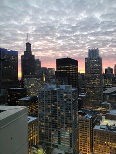 Chicago sunset colorful beautiful Chicago Sunset, Picture Places, Urban Aesthetic, Downtown Chicago, Windy City