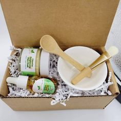 Check out this item in my Etsy shop https://www.etsy.com/ca/listing/1324515941/herbal-skincare-gift-box-brightening Skincare Gift Box, Skincare Christmas, Marshmallow Root Powder, Herbal Skincare, Brightening Face Mask, Herbal Skin Care, Free Christmas Gifts, Handmade Skincare