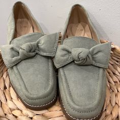 Brand New/ Unworn Size 6m Bandolino Suede Loafers With Heel. Cute Sea Green Color And Tie Front Accent From My Stitch Fix Box. Green Round Toe Loafers For Spring, Fall Bow Loafers With Round Toe, Casual Loafers With Bow And Round Toe, Spring Suede Lace-up Loafers, Spring Lace-up Suede Loafers, Casual Slip-on Loafers With Bow, Trendy Green Flats With Round Toe, Spring Casual Bow Loafers, Green Round Toe Flats For Work