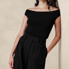 Brand New Banana Republic Carolina Off-Shoulder Sweater Top Size S Black Body-Hugging Compact Knit For This Sleek Off-Shoulder Top, Employing A Milano Stitch To Add Soft Structure. Fitted. Formal Fitted Off-shoulder Top For Summer, Chic Black Stretch Off-shoulder Top, Black Fitted Off-shoulder Top For Summer, Fitted Black Off-shoulder Top For Summer, Elegant Black Off-shoulder Top For Evening, Chic Black Off-shoulder Top, Fitted Black Top With Boat Neck, Black Fitted Off-shoulder Top, Fitted Black Off-shoulder Top