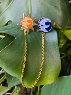 Sun And Moon Fnaf Merch, Moondrop Outfit Ideas, Eclipse Costume, Fnaf Jewelry, Security Breach Sun And Moon, Fnaf Crafts, Fnaf Security Breach, Sun And Moon Drawings, Moon Drawing