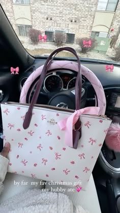 Tas Coach, Ribbon Aesthetic, Aesthetic Bow, Bow Aesthetic, Money Budget, My Style Bags, Luxury Bags Collection, Purse Essentials, Handbag Essentials