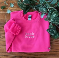 Book Lover Embroidered Crewneck Sweatshirt - Etsy Embroidered Crewneck, Bookish Gifts, Embroidered Clothes, Trending Today, White Embroidery, Embroidered Sweatshirts, Lovers Gift, Dream Clothes