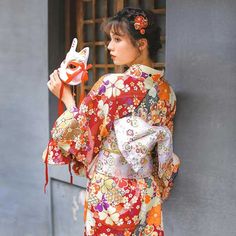 Woman Kimono, Japanese Kimono Fashion, Japanese Kimono Dress, Traditional Woman, Japanese Hoodie, Japanese Yukata, Japanese Traditional Clothing, Kimono Japan, Traditional Japanese Kimono