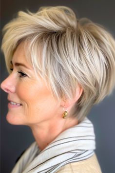 Piecey Pixie Bob Hairstyle for Women Over 50 with Fine Hair. Medium Pixie, Feminine Short Hair, Mom Haircut, Mom Haircuts, Beige Hair, Haircut Women, Flattering Hairstyles, Stunning Hairstyles, A Bob