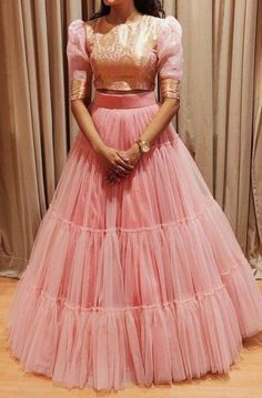 Croptops Lehenga Designs, Lehnga Dress For Kids, Simple Blouse Designs For Lehenga, Crop Top Designs For Long Skirt, Lehanga Croptop Designs, Lehenga Crop Top Designs, Sangeeth Dress Designs, Crop Tops For Lehenga, Crop Top Designs For Lehenga