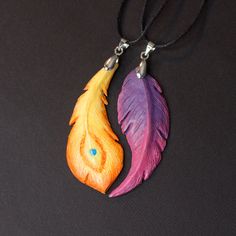 --EXPRESS SHIPPING available at checkout. Delivery times in 1/3 business days!-- Xayah and Rakan necklaces from League of Legends LOL with feathers, love and friendship gift. These fan art matching necklaces from League of Legends are geek half hearts with feathers, a perfect romantic or friendship gift for the best gamer friend of your favorite champions! -The pendants have been hand sculpted and are made of resin. -It's possible to buy necklaces individually or together. -Possibility to choose Rakan League Of Legends, League Legends, Xayah And Rakan, Fantasy Gifts, Love And Friendship, Friendship Necklaces, Buy Necklace, Ying Yang, Friendship Gifts