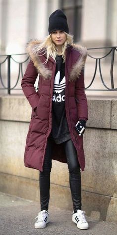 Black Parka Outfit, Green Parka Outfit, Parka Outfit Winter, Burgundy Jacket Outfit, Parka Outfit, Puffer Jacket Outfit, Burgundy Jacket, Top Base, Snow Fashion