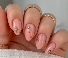 March Nails, Christmas Nails Easy, Dots Nails, Festival Nails, New Year's Nails, Xmas Nails, Minimalist Nails, Pretty Acrylic Nails, Nail Arts