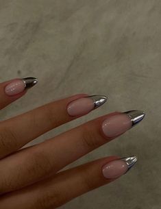 Stargirl Nails, Disco Nails, Stargirl Aesthetic, Unghie Sfumate, Kutek Disney, Silver Nail, Nagel Tips, Metallic Nails, Silver Nails