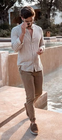 9 Fashion Tips To Help Men Look Taller – OnPointFresh Casual Shirts Outfit, Outfits With Striped Shirts, Striped Shirt Men, Mens Dress Outfits, Mens Smart Casual Outfits, Shirt Outfit Men, Mens Summer Outfits, Mens Casual Outfits Summer