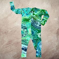 Choose our Geode Tie Dye Bamboo Zippered Rompers for the perfect blend of fashion, function, and safety. Pamper your little one with the finest bamboo fabric, ensuring a serene and stylish night's sleep every time Geode Tie Dye, Bamboo Fabric, Little One, Tie Dye, Sleep, Rompers, Dye