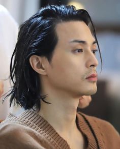 Men Long Braids, Wolf Cut Hairstyle, Kim Ji Hoon, Wolf Cut Hairstyles, Wolf Cuts, Hairstyle Men, Cut Hairstyles, Hairstyles Men