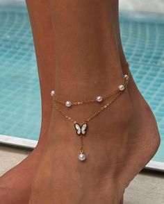 Add a touch of elegance to your ankle with this beautiful Fresh Water Pearl Anklet. This double layer anklet features natural pearl beads and a delicate butterfly pendant, creating a stunning and unique piece of jewelry. Perfect as a birthday gift for your girlfriend, sister, or friend, this anklet is sure to make a stylish statement. Handcrafted with care and attention to detail, this anklet is a must-have addition to any jewelry collection. "Pearls Fly Anklet" - Accentuate your beauty and femi Pearl Ankle Bracelet, Elegant Anklet, Butterfly Anklet, Ankle Bracelets Diy, Birthday Gift For Girlfriend, River Pearls, Pearl Butterfly, Delicate Butterfly, Pearl Anklet