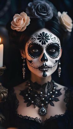 Makijaż Sugar Skull, Halloween Makeup Sugar Skull, Mexican Halloween, Sugar Skull Artwork, Dead Makeup, Den Mrtvých, Creepy Halloween Makeup, Halloween Makeup Diy, Halloween Beauty